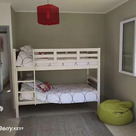 Belle Maison Avec Piscine Et Terrain Entierement Cloture