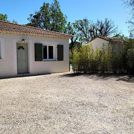 Belle Maison Avec Piscine Et Terrain Entierement Cloture