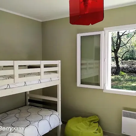 Belle Maison Avec Piscine Et Terrain Entierement Cloture Villa *