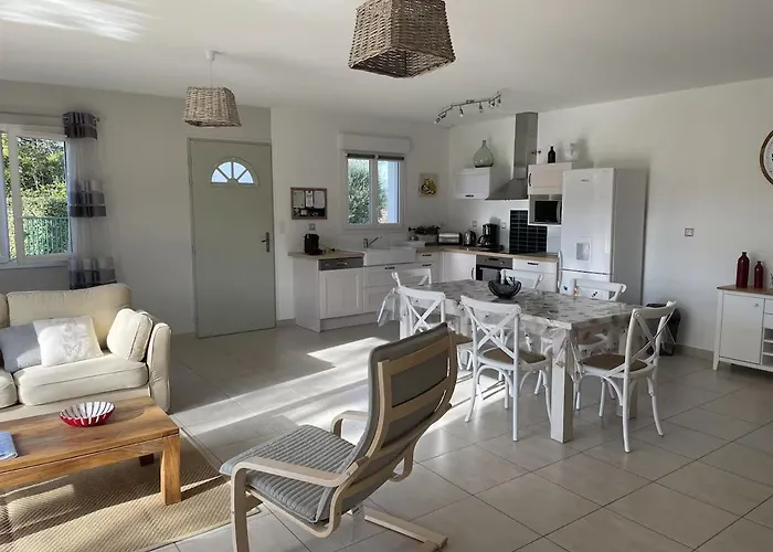 Belle Maison Avec Piscine Et Terrain Entièrement Clôturé Saint-Privat-de-Champclos